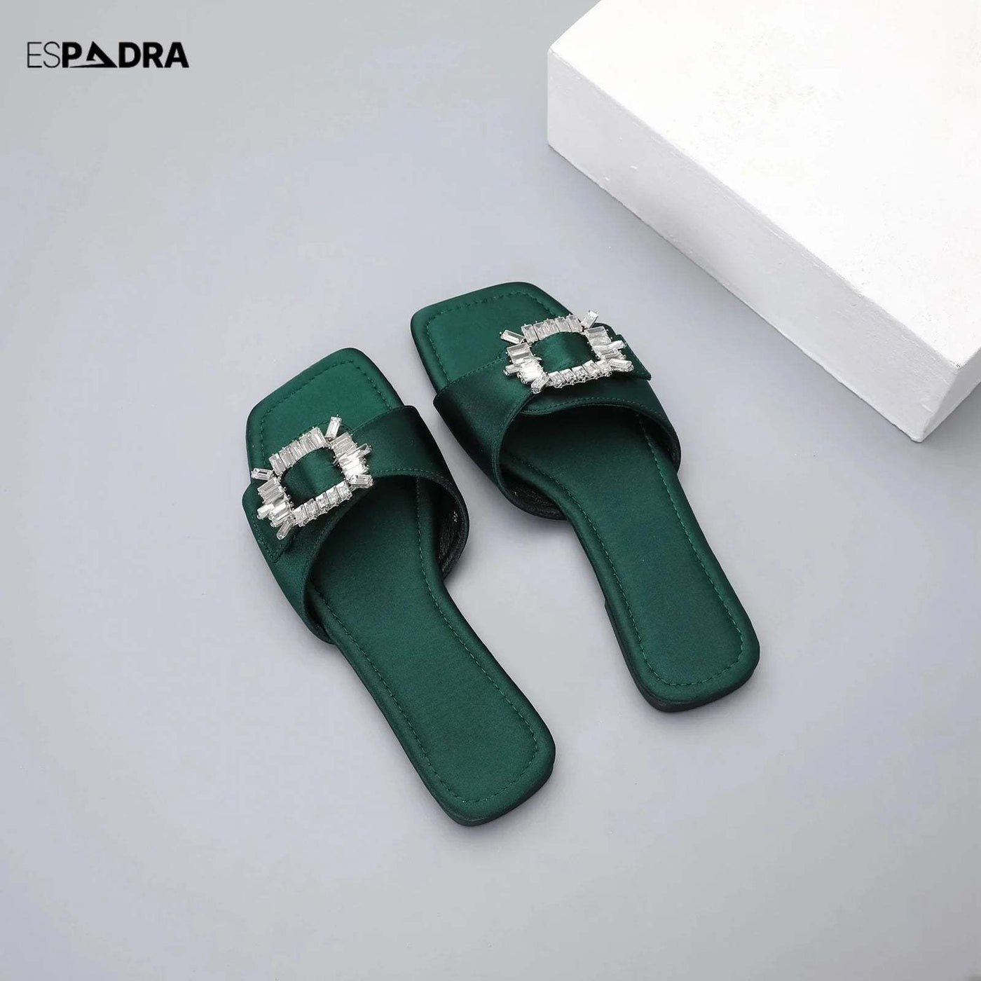 Cenaia Slippers